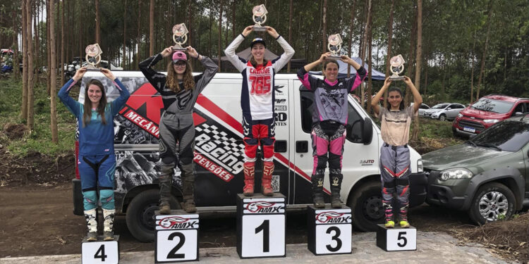 Caiane Girelli de 17 anos conquista título no Desafio Altos da Serra de Veloterra em Salvador do Sul