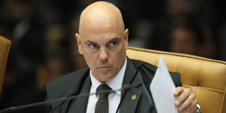 Alexandre Moraes determina que Bolsonaro deponha à PF nesta sexta