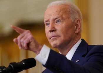 Biden fecha espaço aéreo dos EUA para aviões russos