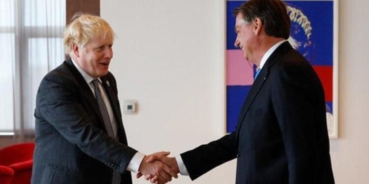 Bolsonaro e Boris Johnson exigem cessar-fogo, diz Reino Unido