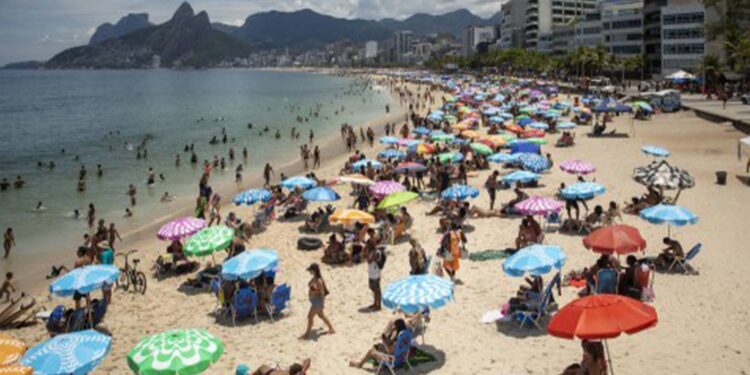 Sábado de Carnaval abre com forte calor em todas regiões do RS