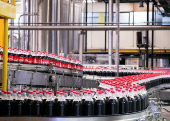 Coca-Cola anuncia suspensão de operações na Rússia