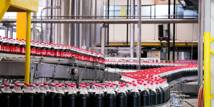 Coca-Cola anuncia suspensão de operações na Rússia