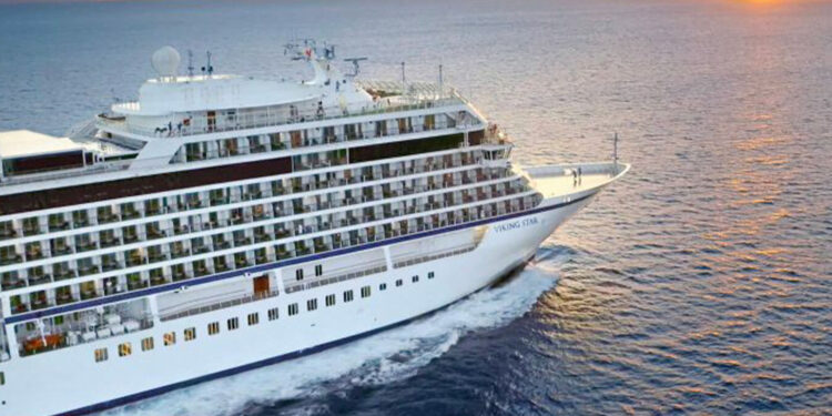 Explosão de casos de covid-19 em cruzeiros motivou suspensão