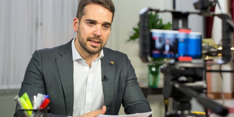 Eduardo Leite diz não ver problema em não ser candidato à Presidência
