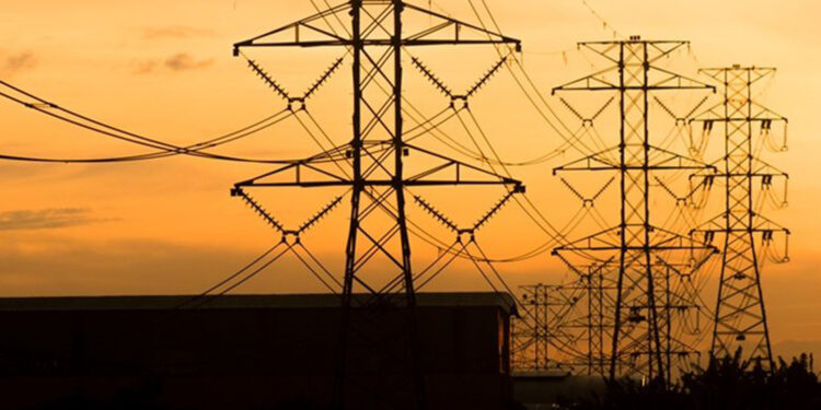 Conta de luz deve aumentar 21% no ano que vem, segundo a Aneel