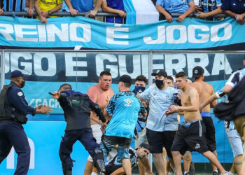 Grêmio é punido pelo STJD por invasão à Arena e tem arquibancada norte interdita