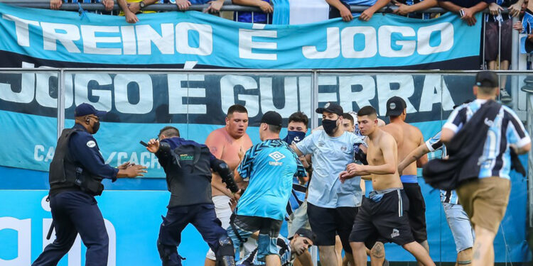 Grêmio é punido pelo STJD por invasão à Arena e tem arquibancada norte interdita