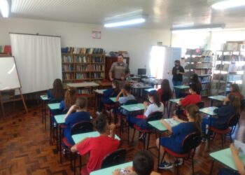 BM de Nova Roma do Sul realiza palestra sobre lei Maria da Penha