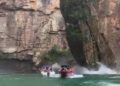 VÍDEO: Cânion desaba, atinge lanchas de turistas e causa mortes em Capitólio, MG