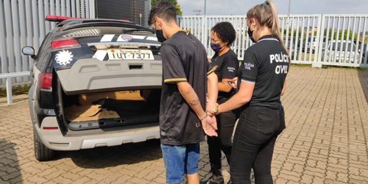 Pai é preso por estupro após filhas de 6 e 8 anos pedirem socorro por desenhos com cunho sexual