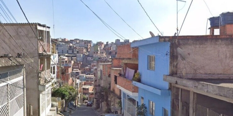 Homem é sequestrado após cair em golpe por app de relacionamento