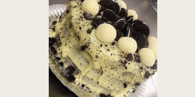 BOLO DE OREO COM COBERTURA DE BRIGADEIRO DE LEITE NINHO