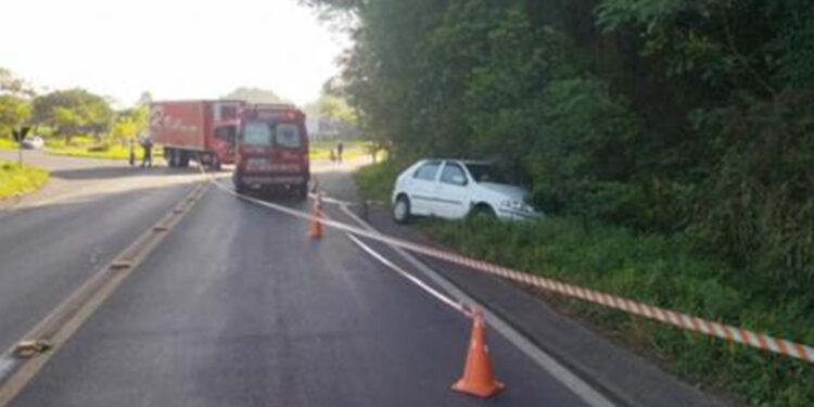 Acidente entre carro e caminhão na ERS-452 deixa uma pessoa morta