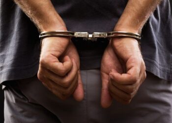 DOIS HOMENS SÃO PRESOS EM FARROUPILHA UM FORAGIDO E OUTRO POR POSSE DE ENTORPECENTE