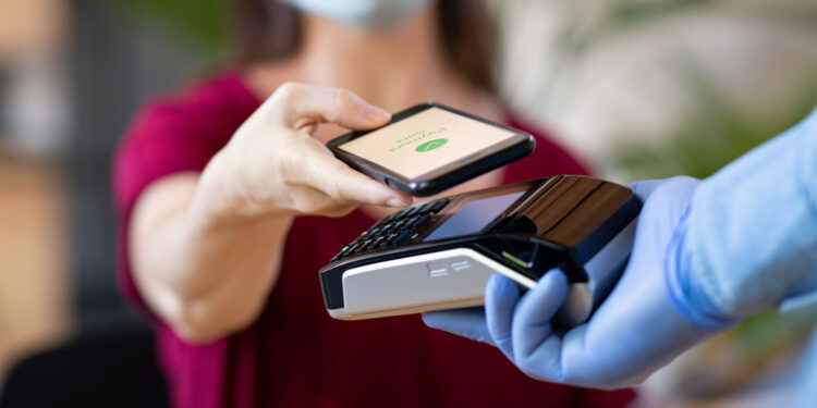 Pagamentos via NFC registram crescimento de 300% no Brasil