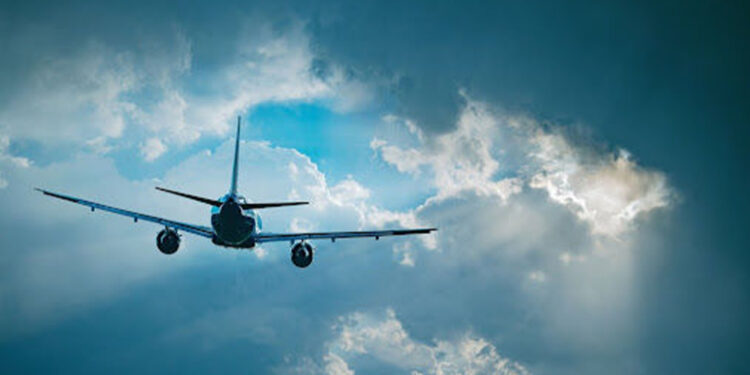 Como funciona o avião que faz chover?