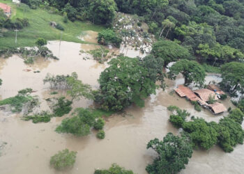 47 cidades atingidas pelas enchentes na Bahia entram em situação de emergência