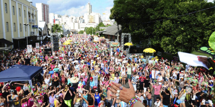 Escolas de Samba de Caxias cancelarem participação no Carnaval 2022