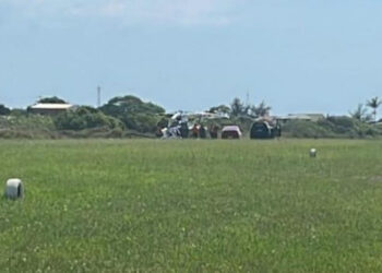 Queda de helicóptero deixa dois oficiais da BM feridos em Capão da Canoa