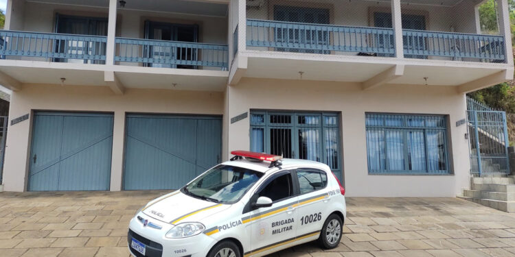 Mulher de 36 anos tem sua casa furtada no centro de Nova Roma do Sul