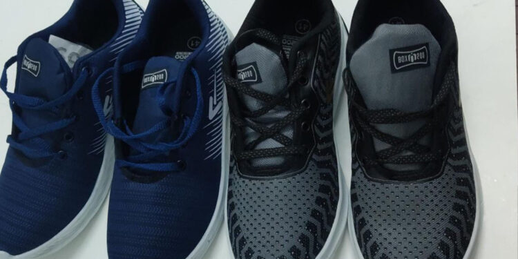 Homem de 65 anos arromba loja e furta 2 pares de tênis em Farroupilha