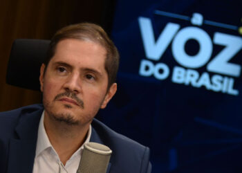 Vacinação infantil irregular terá consequências, diz ministro