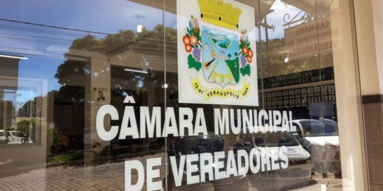 Câmara de Vereadores de Veranópolis aprova reajuste salarial para legislativo e executivo