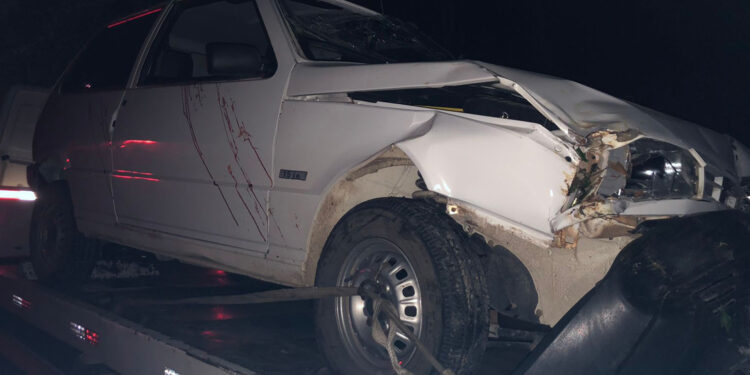 CARRO É ENCONTRADO COM MARCAS DE SANGUE E ABANDONADO EM PARANAGUÁ