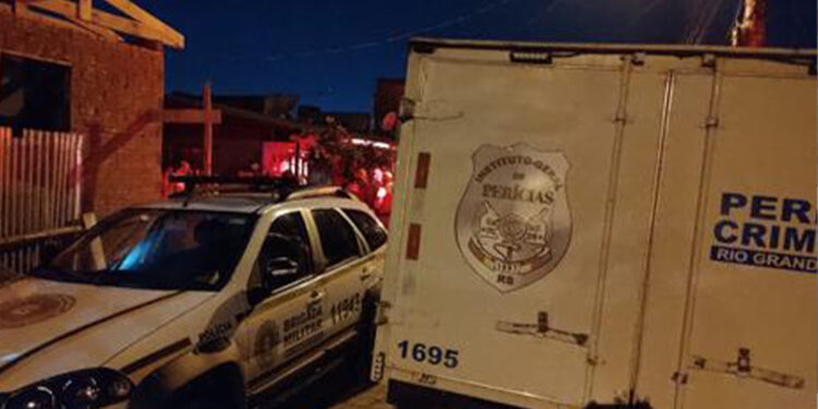 Casal é morto a tiros no meio da rua no bairro São José, em Farroupilha