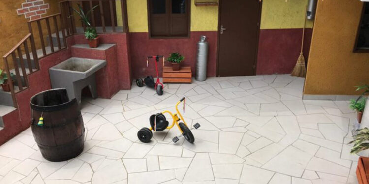 CHAVES NA VIDA REAL: DONO DE POUSADA RECRIA A VILA EM SANTA CATARINA