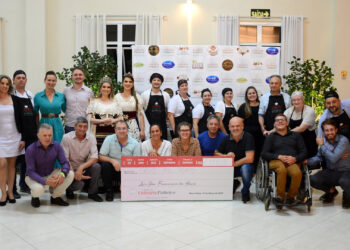 1º Jantar da Culinária Paduense arrecada R$ 6 mil e doa para o Lar da Velhice São Francisco de Assis, em Caxias do Sul