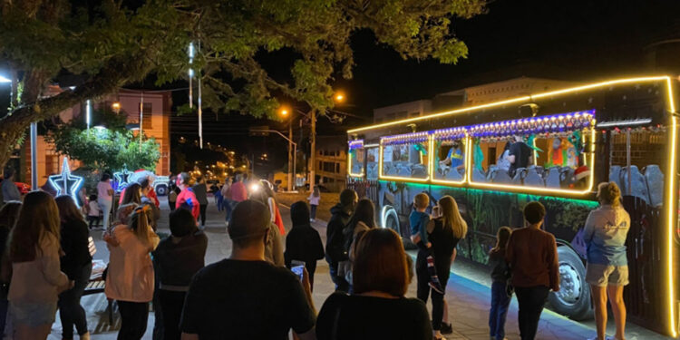 Dindinho Solidário desfilou nas ruas de Antônio Prado nesse final de semana