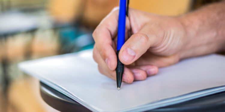 Cerca de 490 mil estudantes fazem hoje o Enade