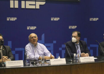 Primeiro dia de provas do Enem 2021 tem 26% de abstenção