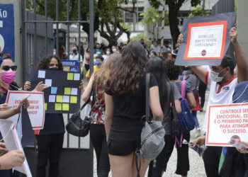 Enem: estudantes com covid-19 podem pedir reaplicação da prova