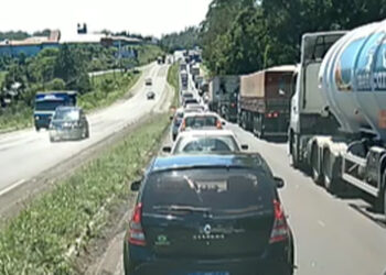 Obras de recuperação no asfalto da ERS-122 provocam lentidão no trânsito entre Farroupilha e Caxias