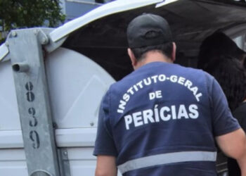 Feto é encontrado dentro de contêiner de lixo em Porto Alegre