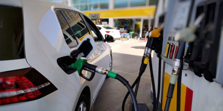 Gasolina pode baixar R$ 0,20 com imposto de importação do Etanol zerado