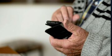 INSS alerta sobre golpe da prova de vida contra aposentados