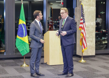 Governo gaúcho fecha parceria com Amazon para políticas públicas digitais