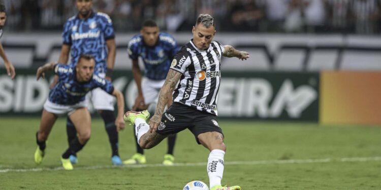 Atlético-MG vence, dispara na liderança e afunda Grêmio no Brasileirão