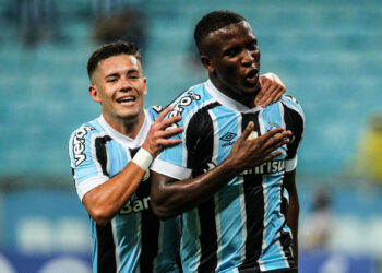 Grêmio vence Caxias na estreia do Campeonato Gaúcho