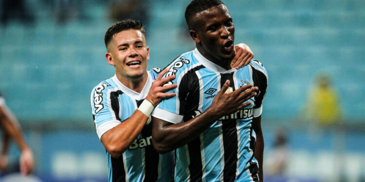 Grêmio vence Caxias na estreia do Campeonato Gaúcho