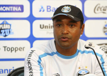 Roger Machado é anunciado como novo técnico do Grêmio
