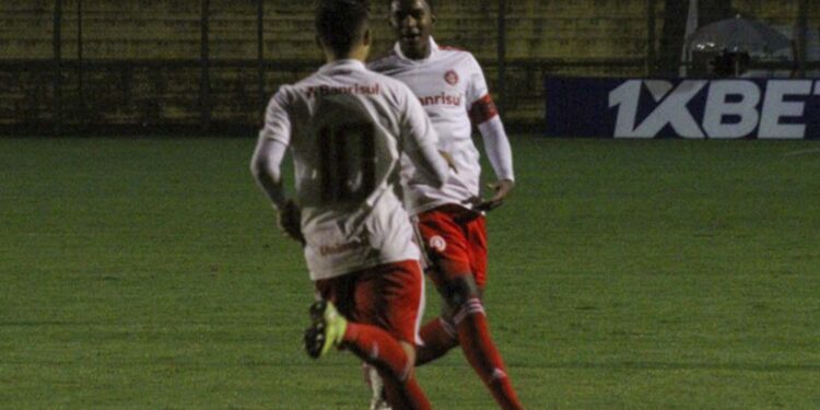 Inter vence e se garante na próxima fase da Copa de São Paulo