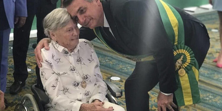 Mãe do presidente Jair Bolsonaro morre aos 94 anos