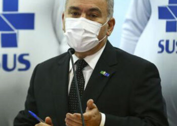 Ministro da Saúde diz que arma contra a Ômicron no Brasil é a vacinação