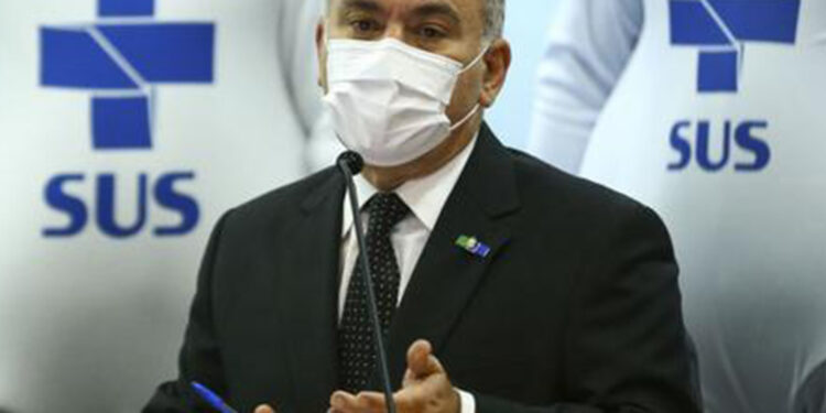 Ministro da Saúde diz que arma contra a Ômicron no Brasil é a vacinação