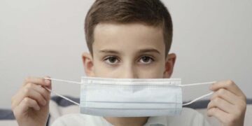 Uso de máscara para crianças até 12 anos deixa de ser protocolo obrigatório